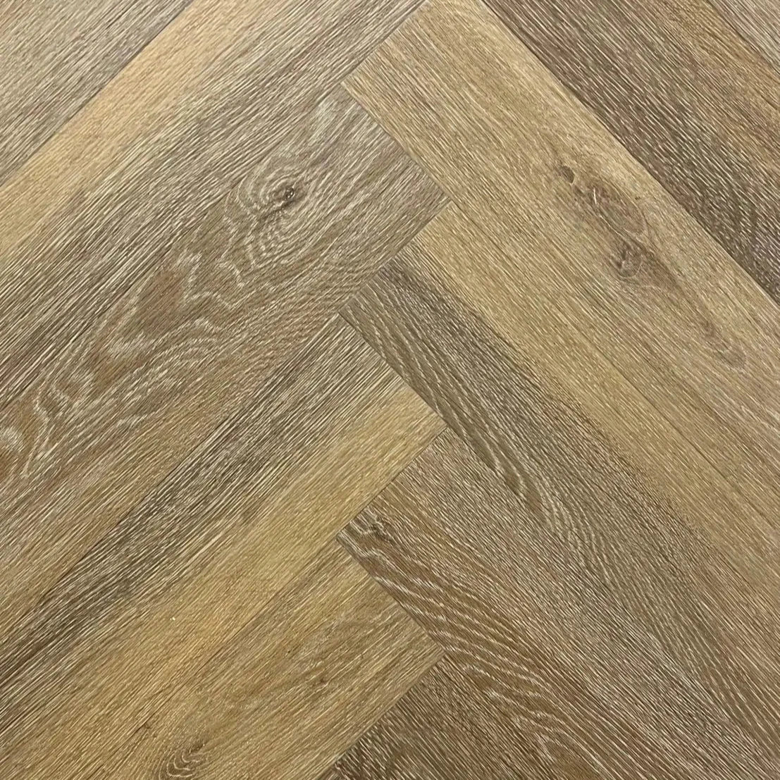 Estyle Symphony LVT Forest Oak Herringbone